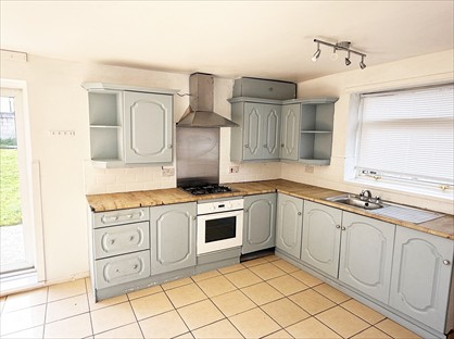 3 Bed Semi-Detached House, Flanderwell Lane, S66