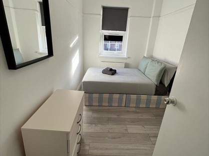 Room in a Shared House, Cricklewood Lane, NW2