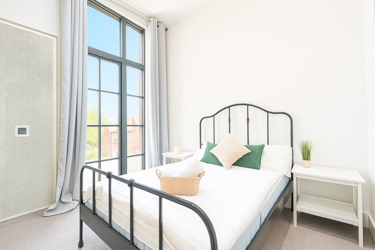 2 Bed Flat, Turing Way, CB3 photo 3