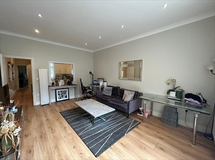 1 Bed Flat, Dwight Road, WD18