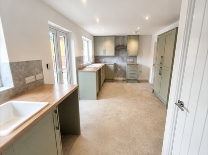 4 Bed Detached House, Fore St, EX1