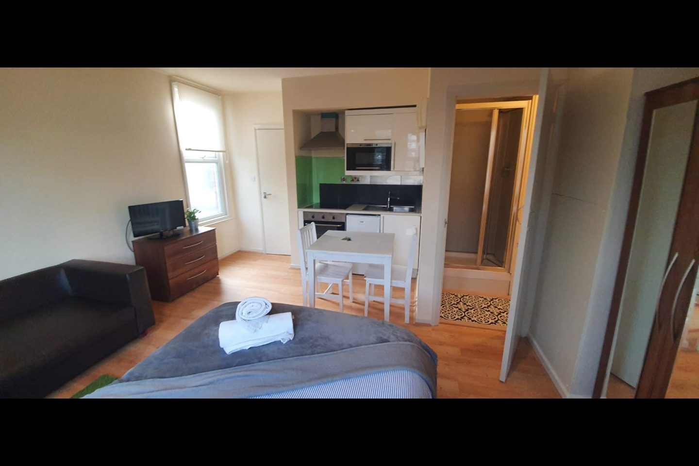 London - Studio Flat, London, NW6 - To Rent Now for £1,350.00 p/m