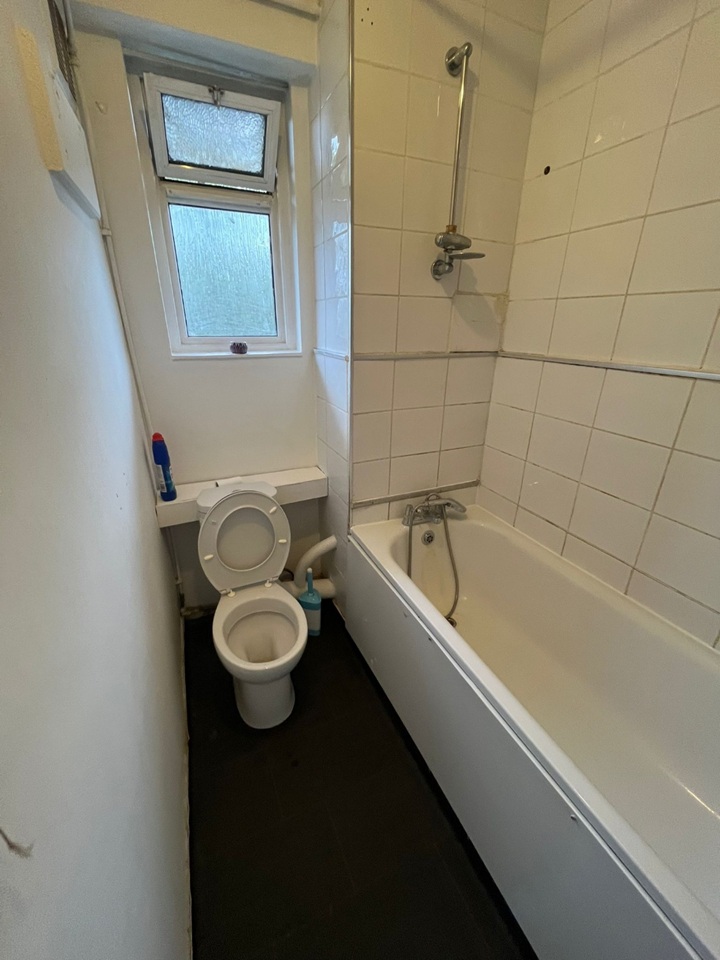 1 Bed Flat, Ansell House, E1 photo 5