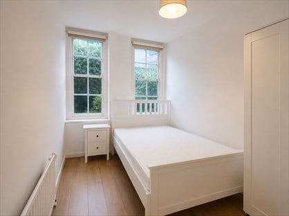 Room in a Shared Flat, Overy House, SE1
