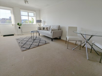 2 Bed Flat, Cedars House, SL6