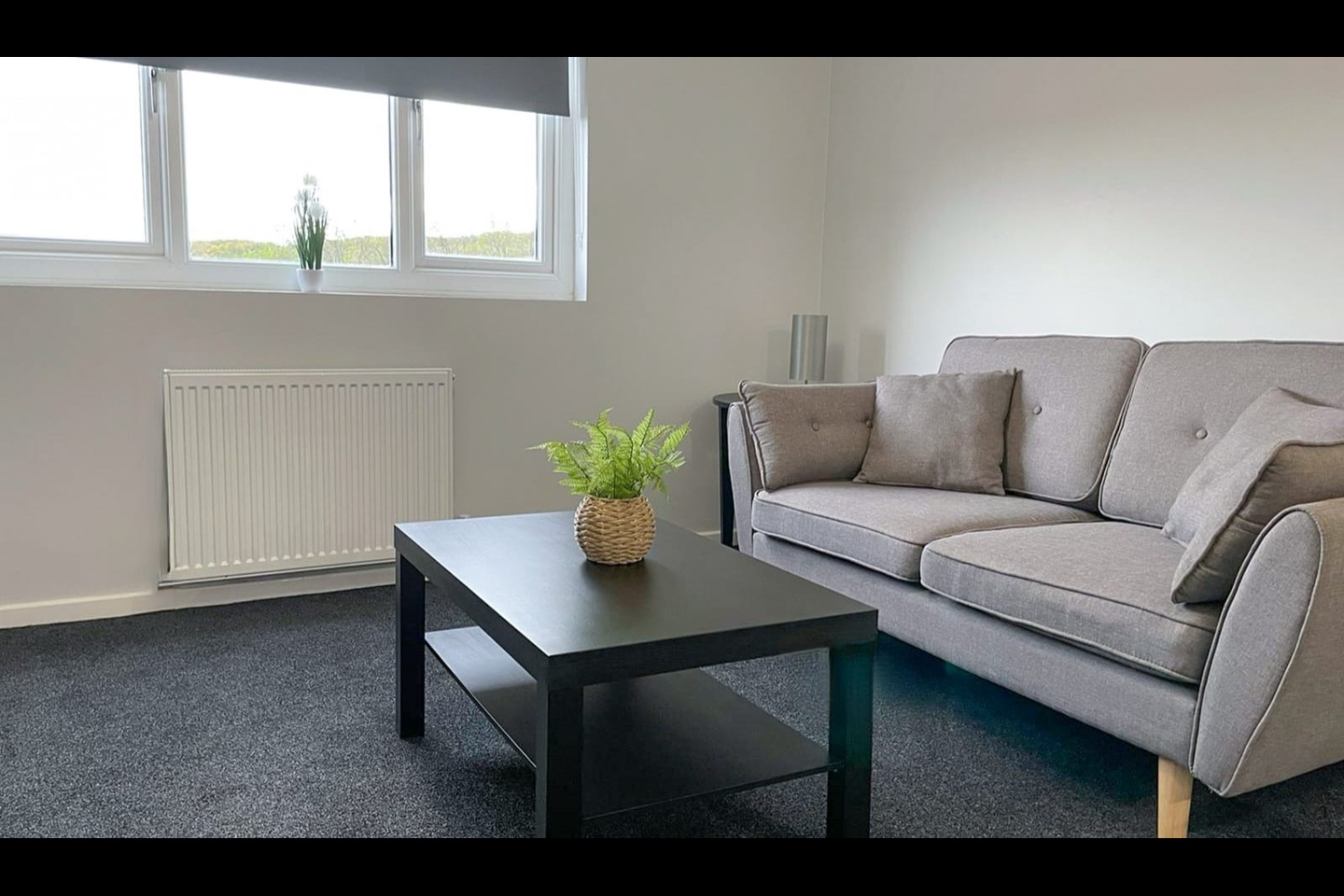 Studio Flat, Whitehall Road, LS12 photo 2
