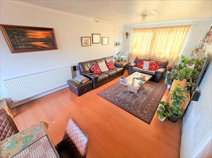 3 Bed Flat, Cowbridge Lane, IG11