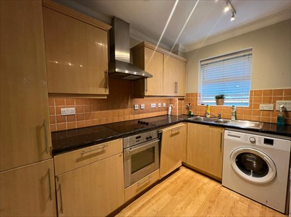 2 Bed Flat, Rosebury Court, SW16
