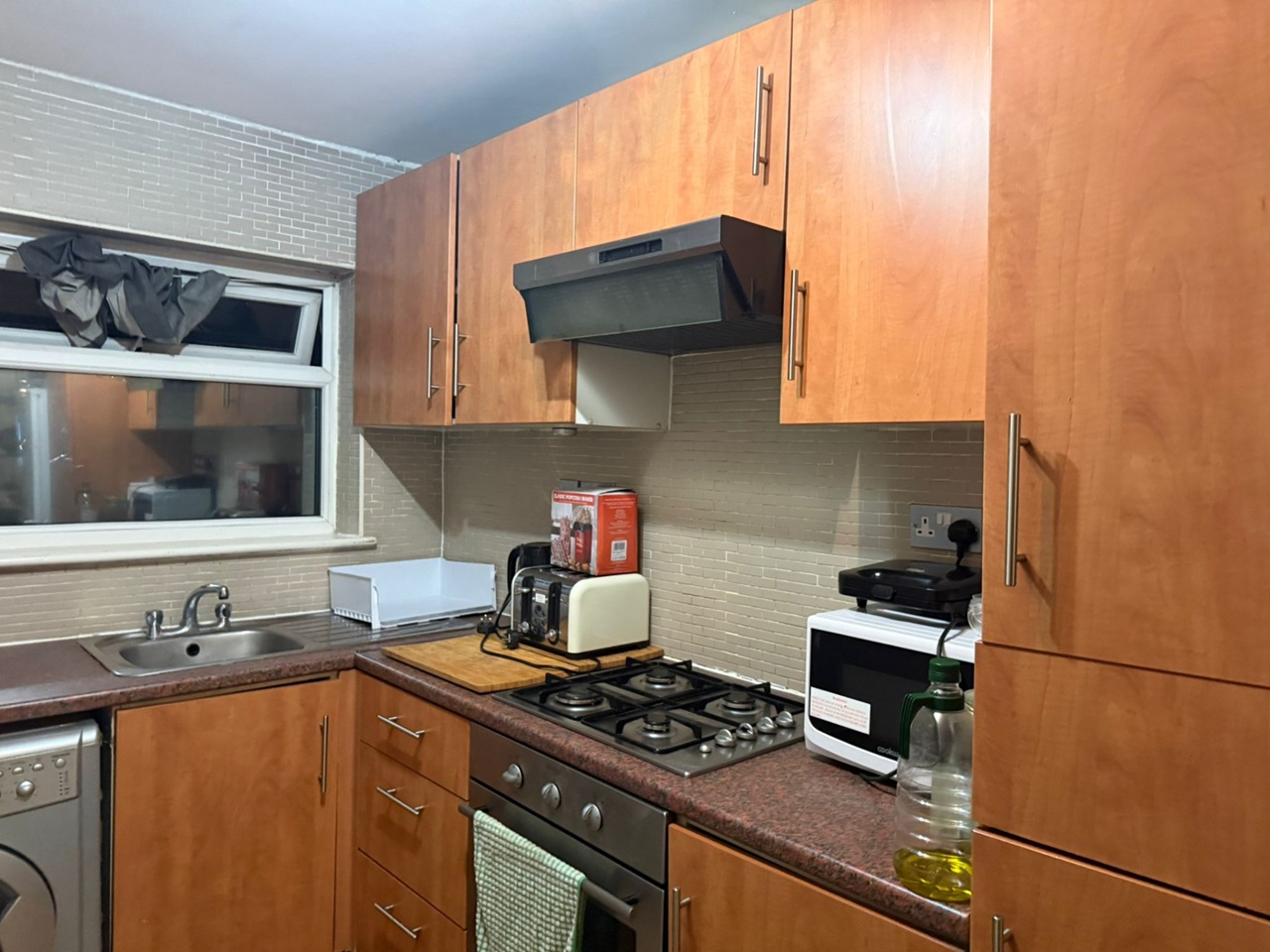 1 Bed Flat, Brick Lane, E1 photo 2