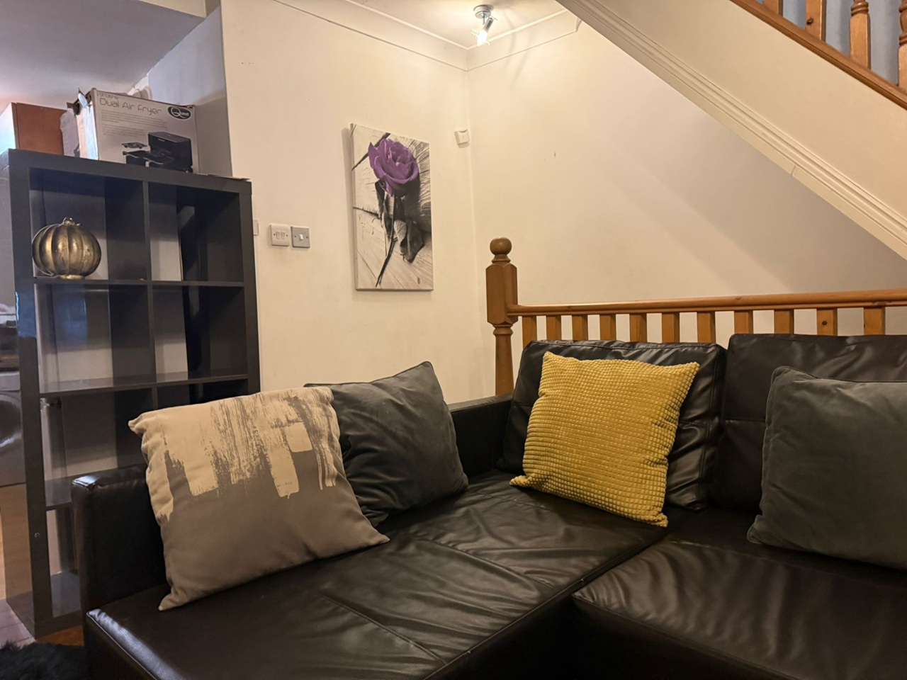 1 Bed Flat, Brick Lane, E1 photo 5