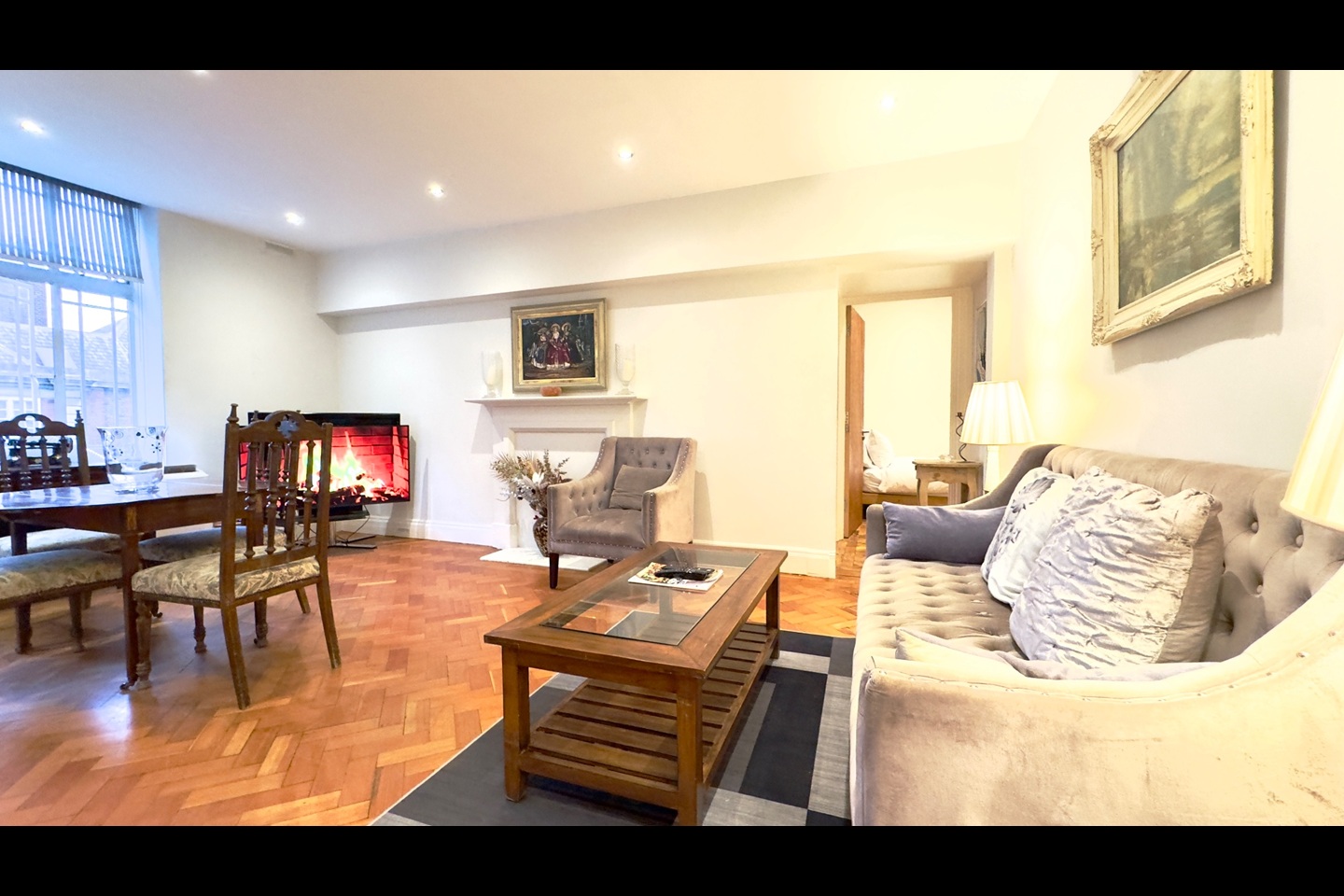 2 Bed Flat, Queensway, W2