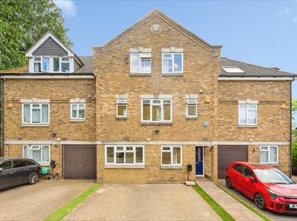 5 Bed Terraced House, Saxton Mews, WD17