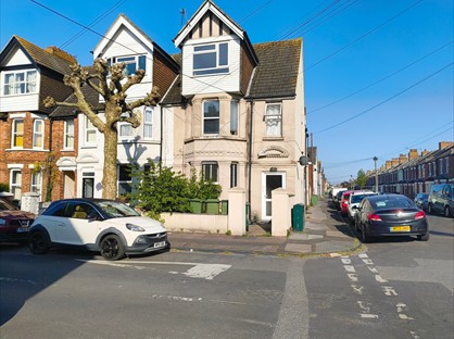 1 Bed Flat, Quested Road, CT19