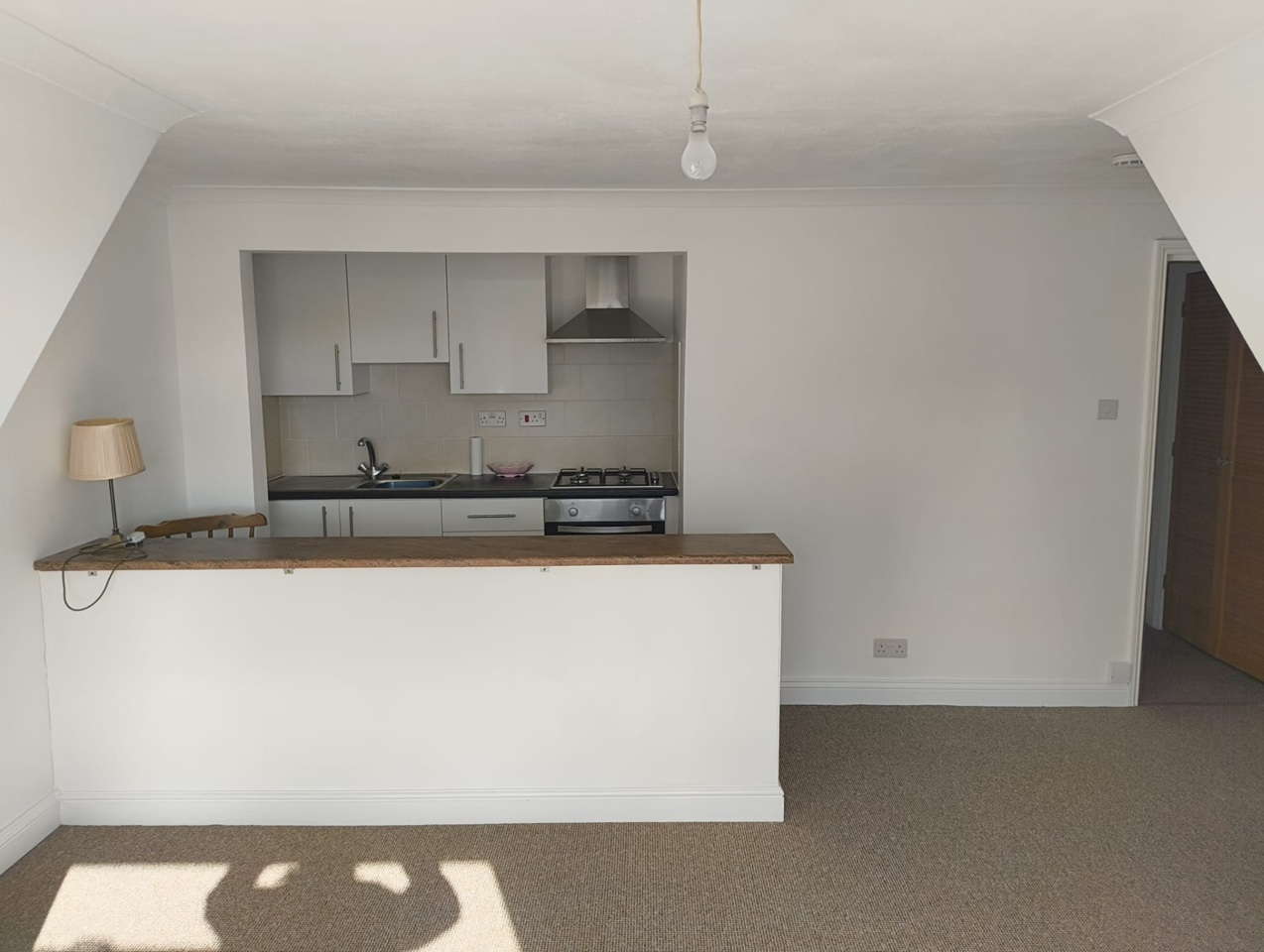 Folkestone - 1 Bed Flat, Quested Road, CT19 - To Rent Now for £795.00 p/m