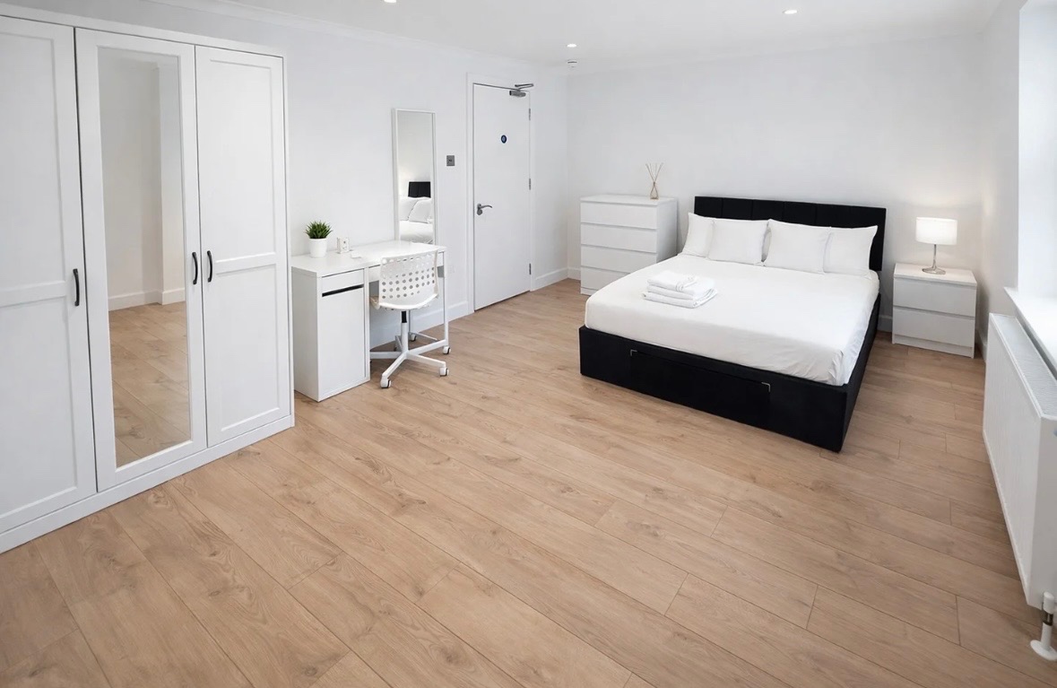 4 Bed Flat, Euston Road, NW1 photo 2