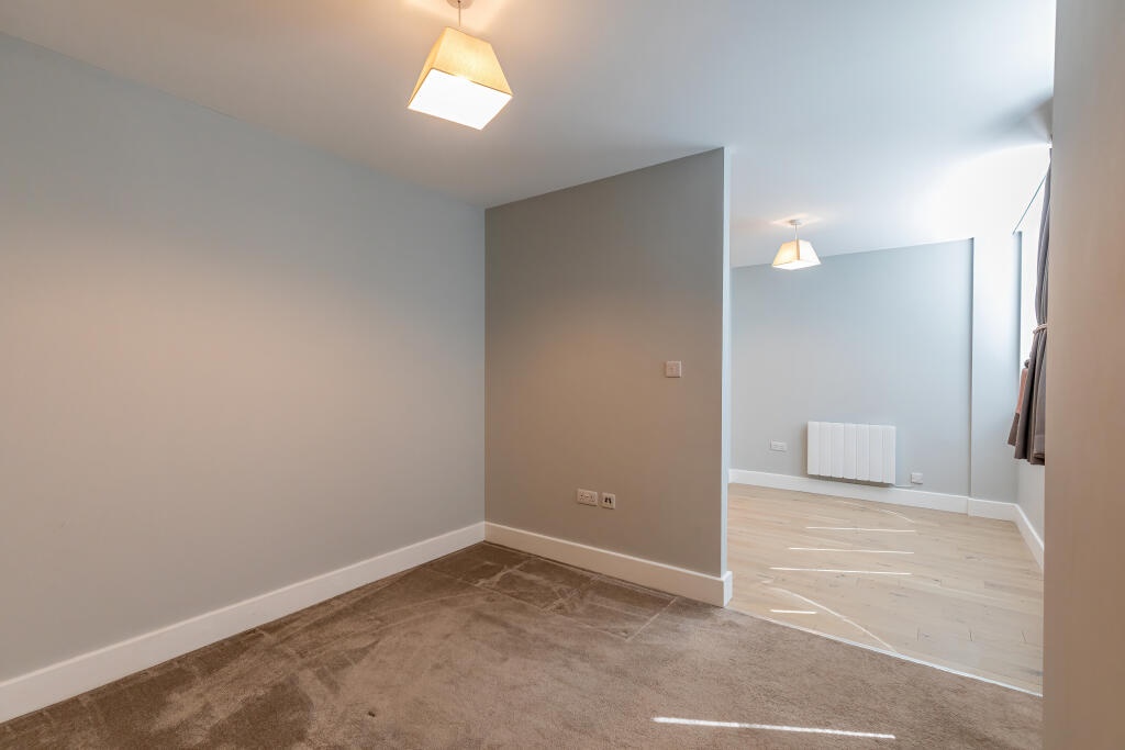 Southampton - Studio Flat, Compass Point, SO16 - To Rent Now for £925. ...