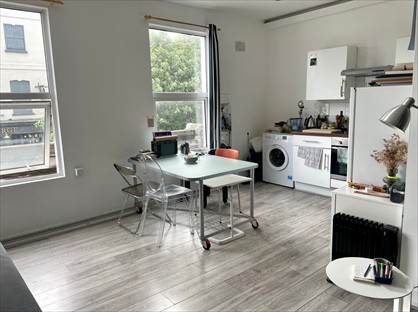 Studio Flat, Brockley Road, SE4