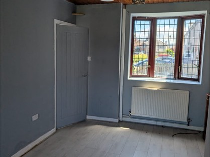 3 Bed Terraced House, Geufron, LL18