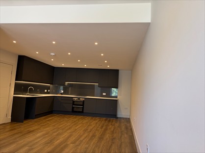 2 Bed Flat, Magpie Hall Road, ME4