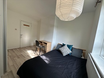 Room in a Shared Flat, Everard House, E1