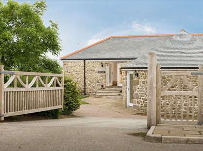 3 Bed Semi-Detached House, Treweege Barton Banrns, TR3