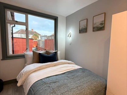 Studio Flat, St Pauls Road, TW18