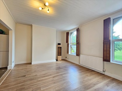 2 Bed Maisonette, Chigwell Road, IG8