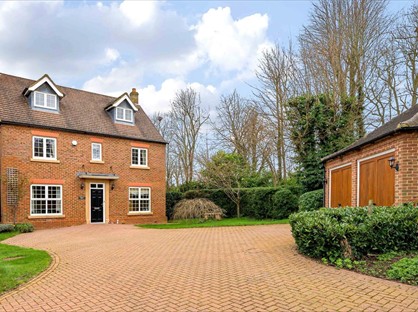 4 Bed Detached House, Lower Drive, WR8