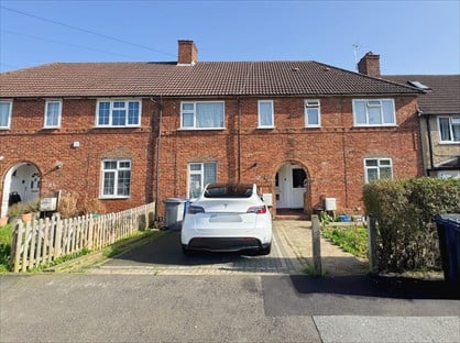 3 Bed Terraced House, Goldbeaters Grove, HA8