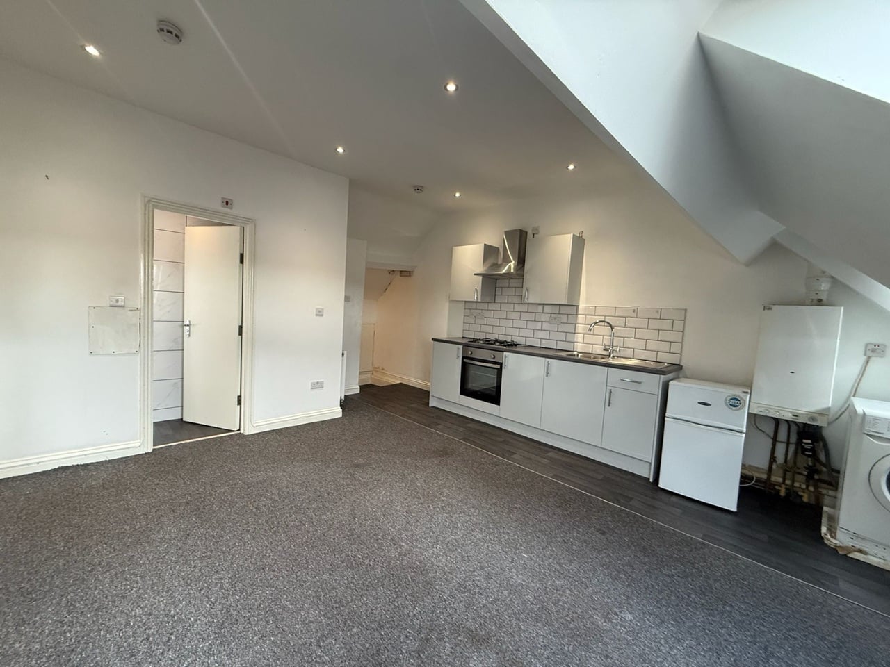 2 Bed Flat, Bannerman Road, BS5 photo 2