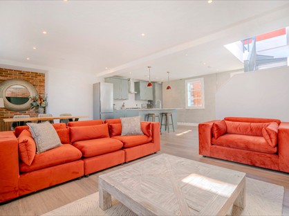 3 Bed Semi-Detached House, Tower Villas, SW19
