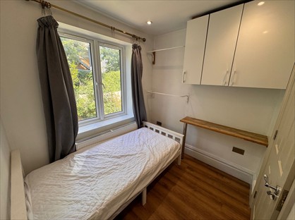 Room in a Shared House, Manchester Road, E14