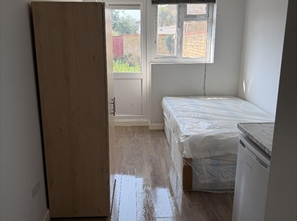 Room in a Shared House, Tollgate Drive, UB4