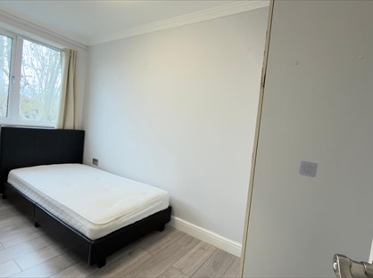 Room in a Shared House, Hawker, NW9