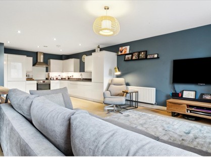 2 Bed Flat, Wandsworth High Street, SW18