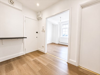 1 Bed Flat, Stoke Newington Road, N16