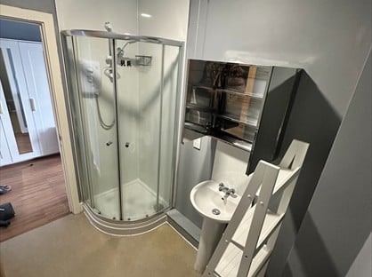 Studio Flat, Majestic Court Studios, ST4