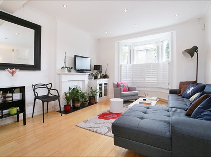 4 Bed Semi-Detached House, Orbel St, SW11