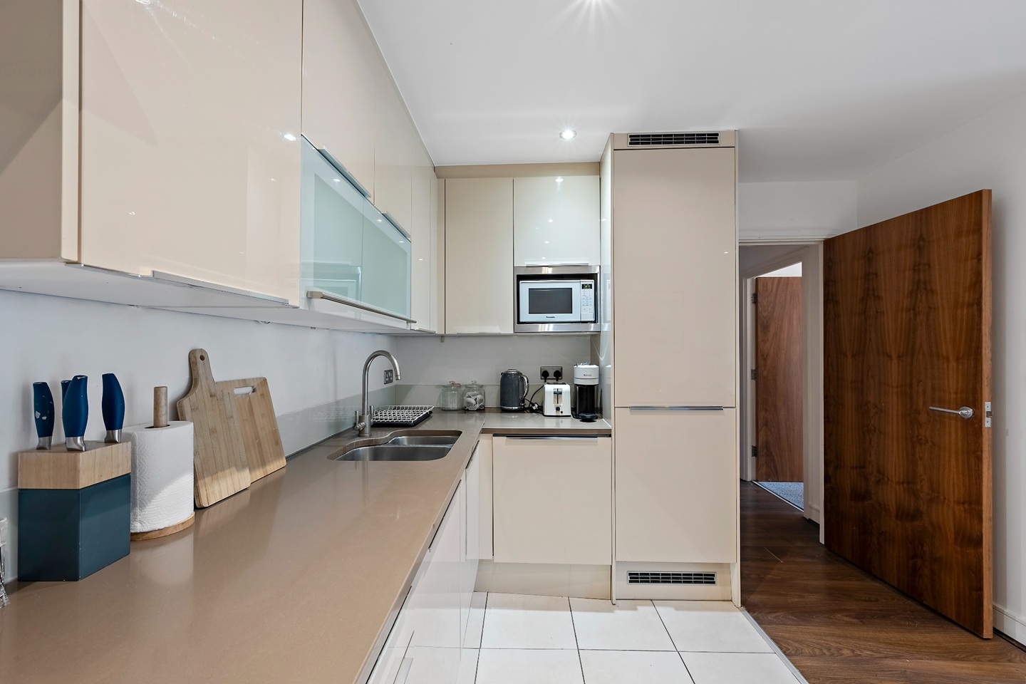 2 Bed Flat, Plumbers Row, E1 photo 5