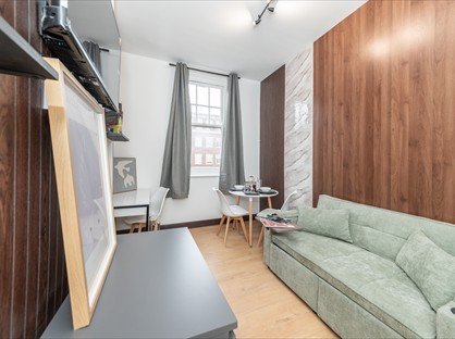 Room in a Shared Flat, Picadilly, W8