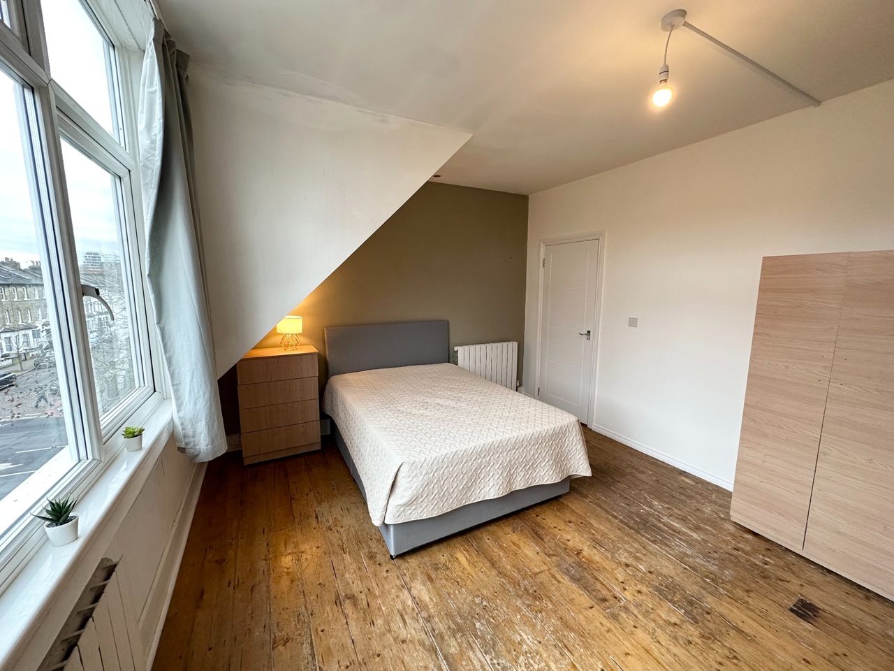 Room in a Shared Flat, Kersley Road, SW11 photo 3