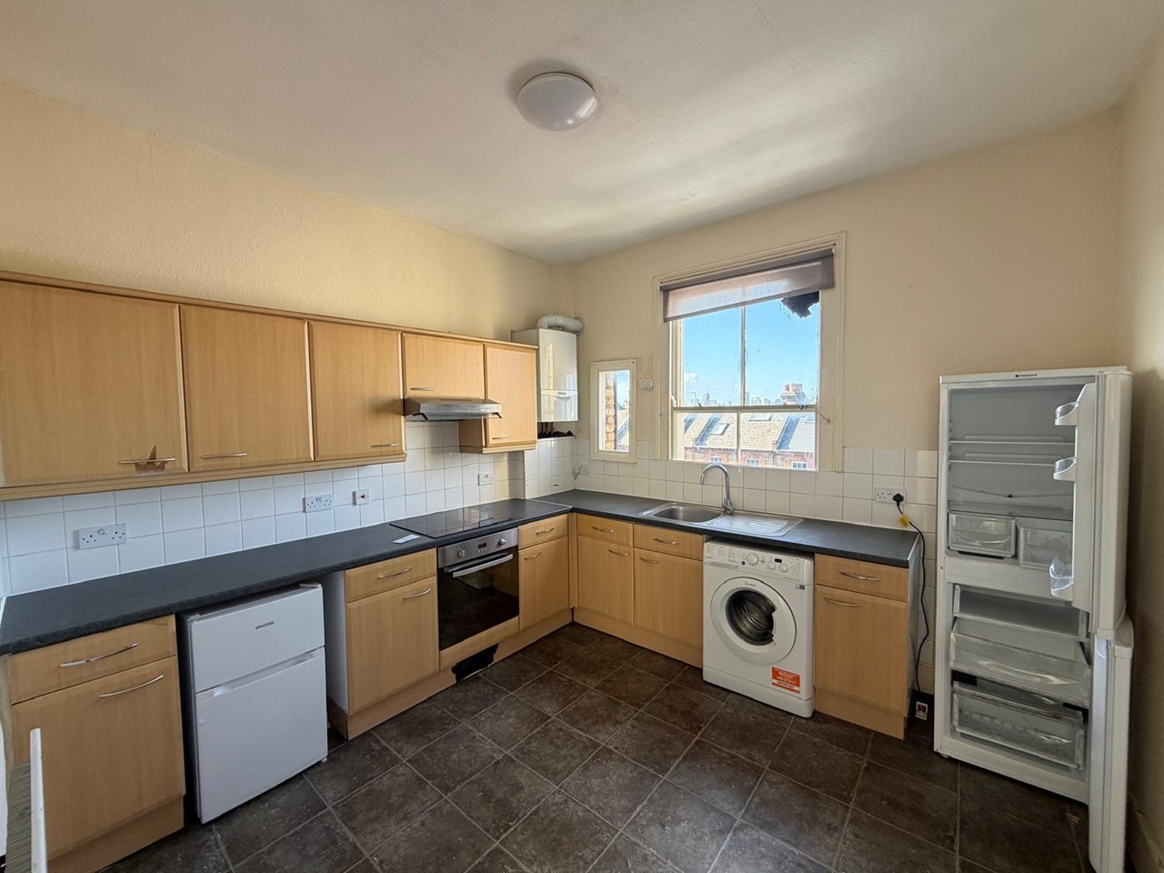 3 Bed Flat, Vicarage Mansions, SW8 photo 5
