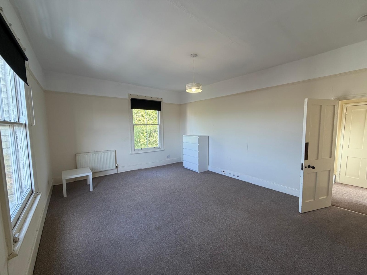 3 Bed Flat, Vicarage Mansions, SW8 photo 2