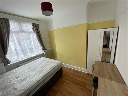 Room in a Shared House, Mellard St, ST5