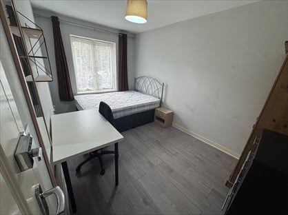 Room in a Shared House, Circus Drive, CB4