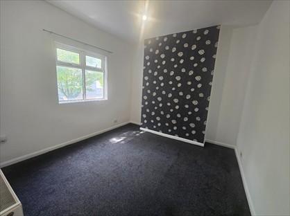 2 Bed Flat, Lower Addiscombe Road, CR0