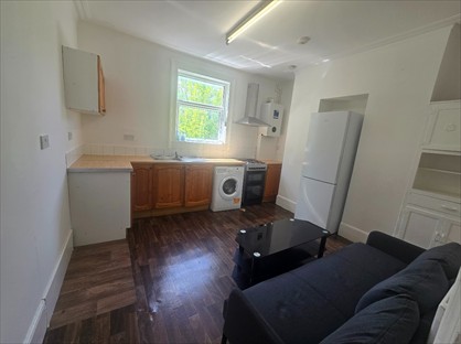 3 Bed Flat, Lower Addiscombe Road, CR0