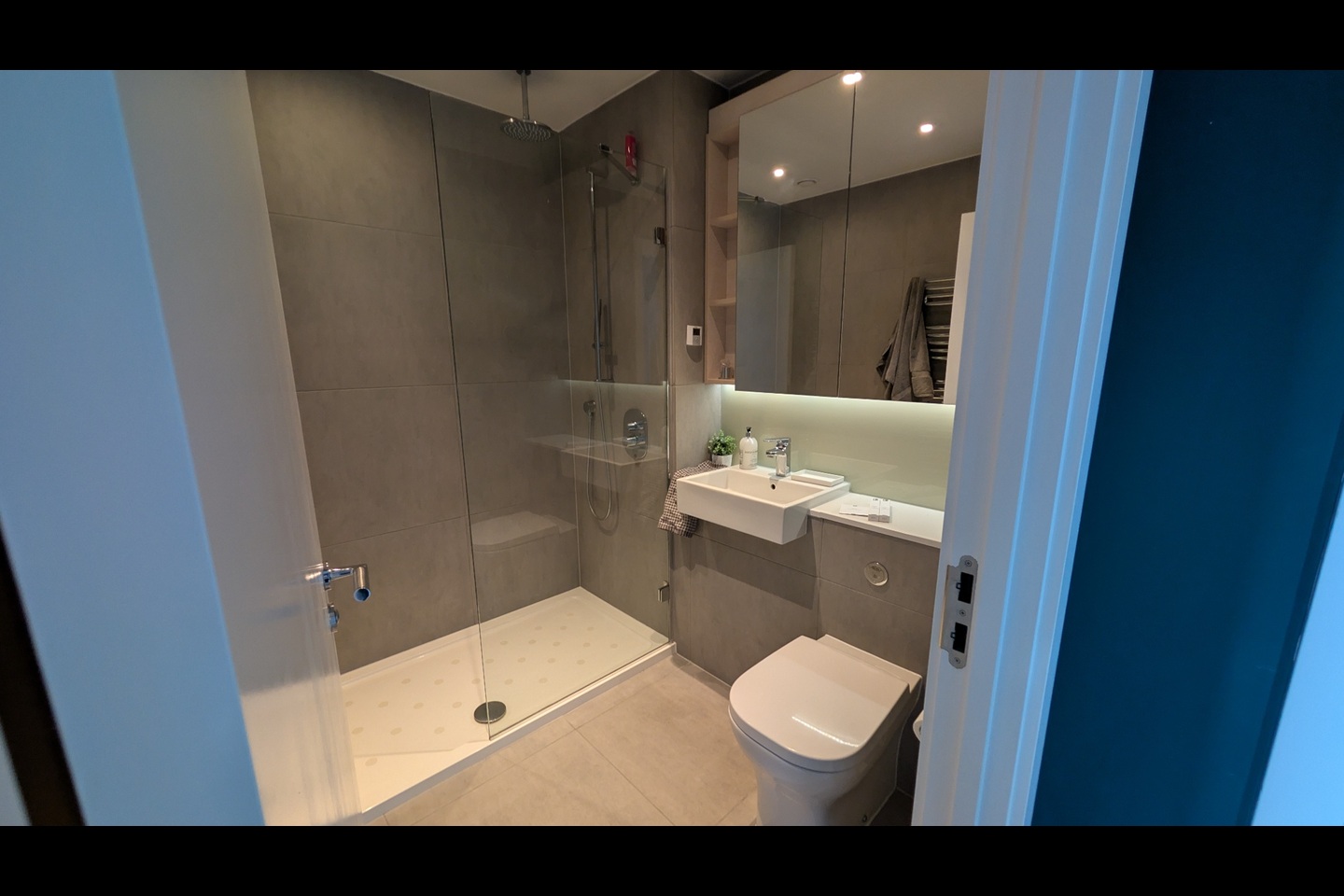 Additional image 9 of 2 Bed Flat, St Gabriel Walk, SE1, N1 7GU