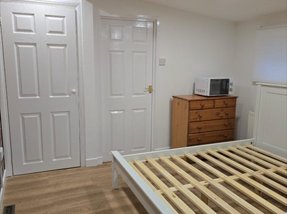 Studio Flat, Pavilion Way, HA8