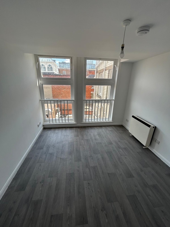 1 Bed Flat, Horsefair St, LE1 photo 3